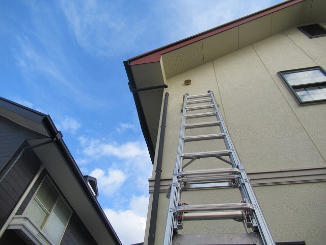 笛吹市　雪害雨樋破損